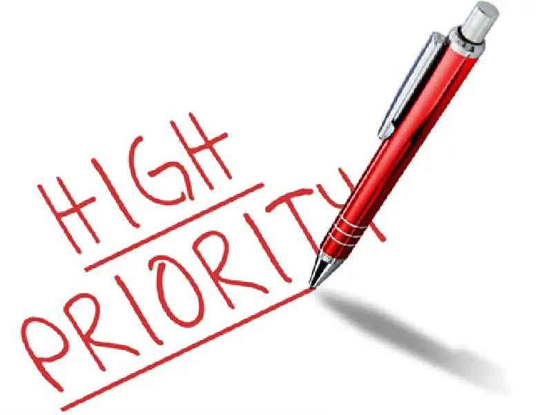 highpriorityの文字をペンで書いているイラスト